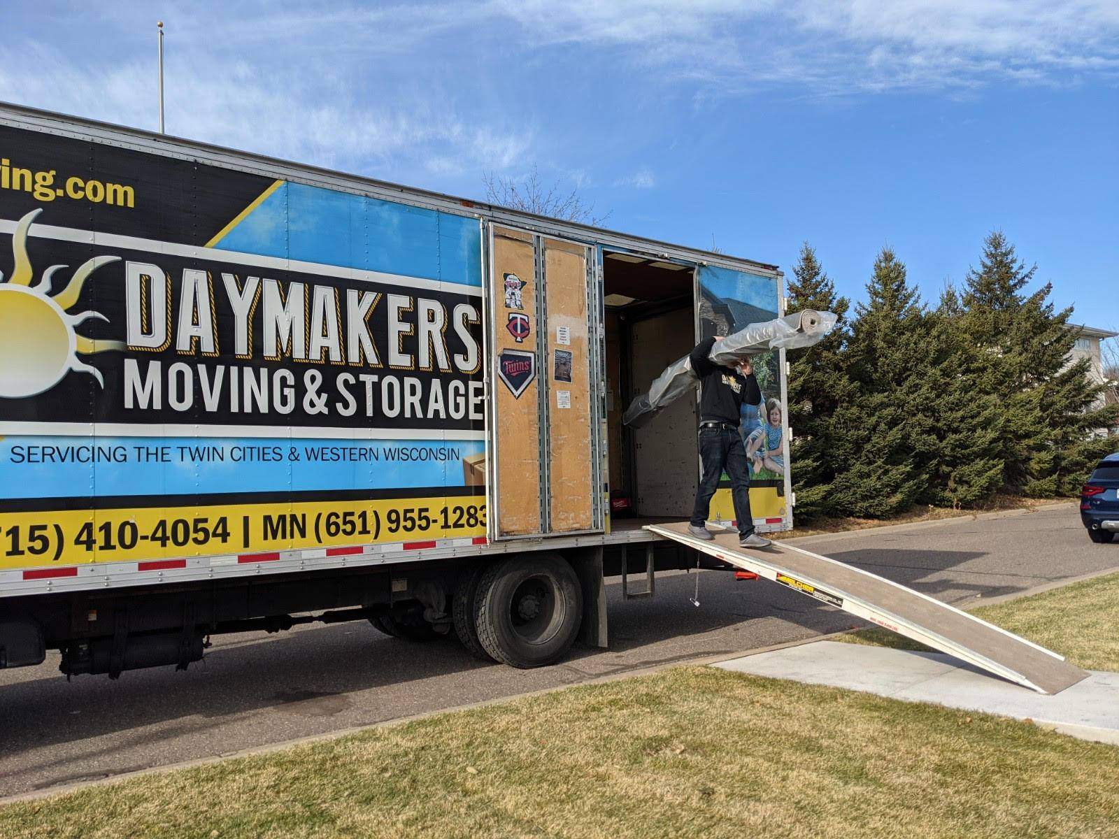 Twin Cities Lifting Movers Service